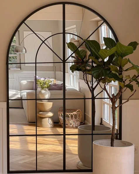 Sleek office glass partition creating a professional workspace in Dubai